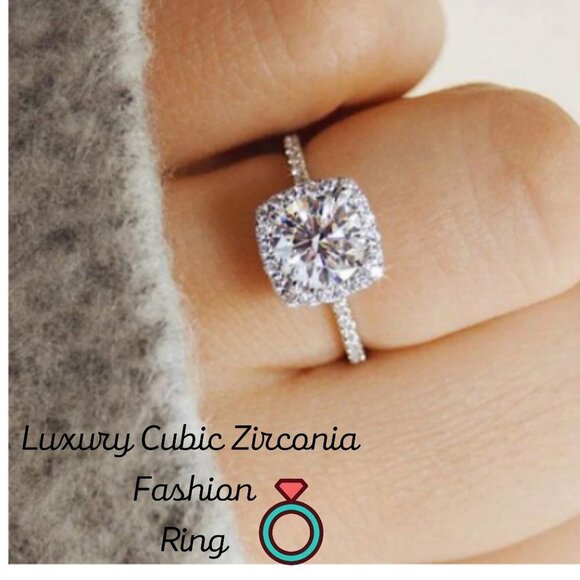 LUXURY Cubic Zirconia Ring Womens Fashion Silver Shiny Ring - Picture 1 of 8